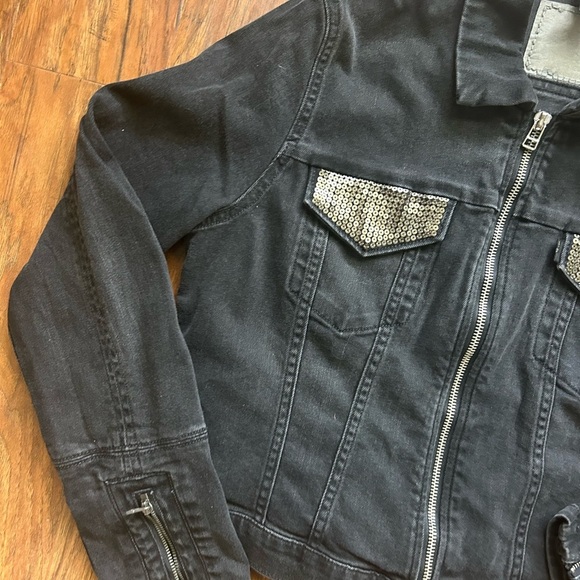 LEVI’S Black Denim Jacket with Silver Accents Women’s Size Large Distresses Moto - Picture 8 of 13